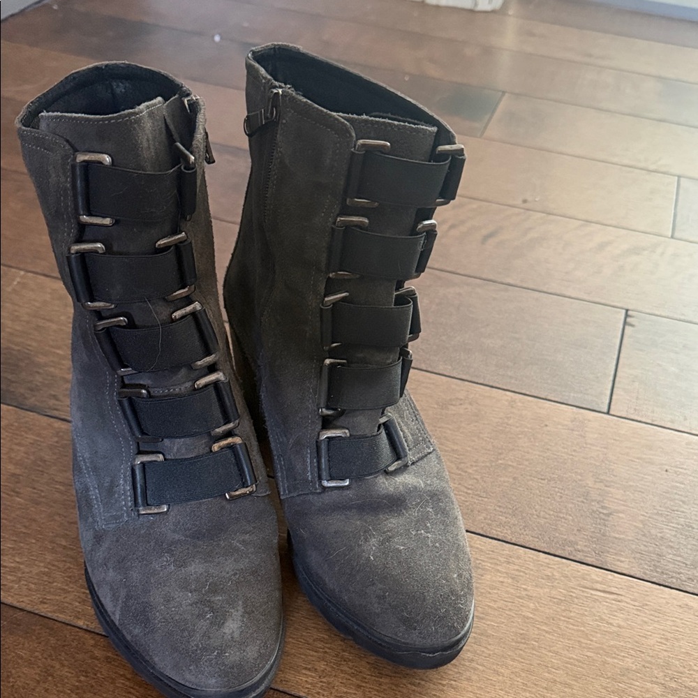 FABIANELLI Elegant Gray Boots for Women